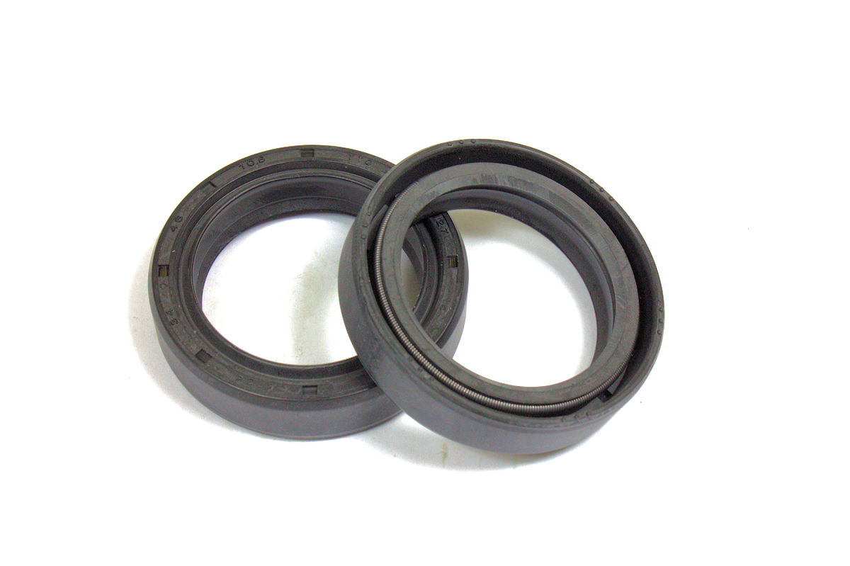 Suzuki GT750 Fork Seals 